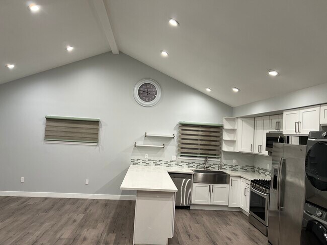 Building Photo - 15002 Lofthill Dr