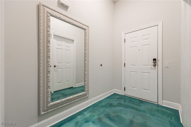 Foto del edificio - 2743 First St