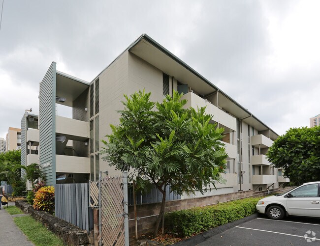 Primary Photo - Crown Kinau