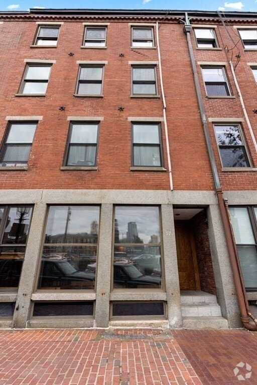 Building Photo - 57 Fulton St
