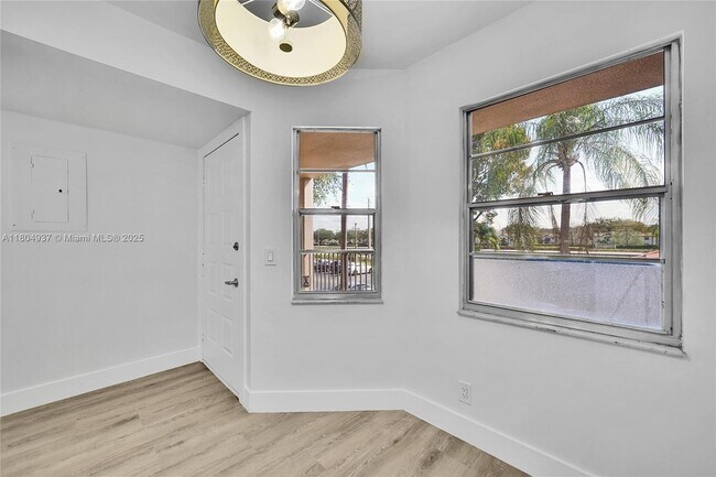 Foto del edificio - 1200 SW 124th Ter