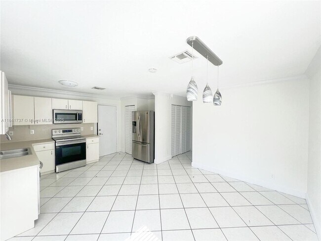 Foto del edificio - 5565 SW 43rd St