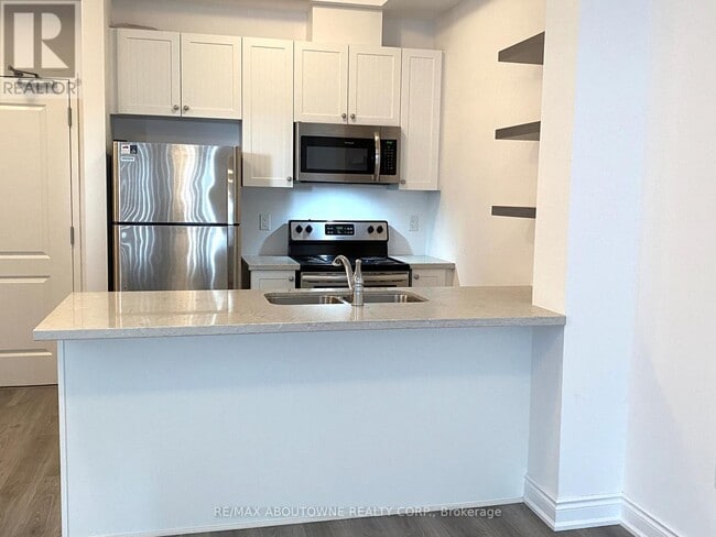 Building Photo - 125 Shoreview Pl