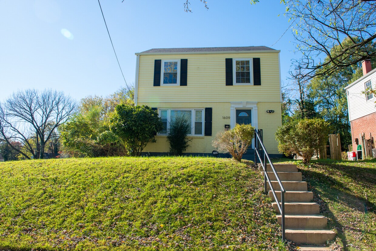 Primary Photo - 1609 Dayton Rd