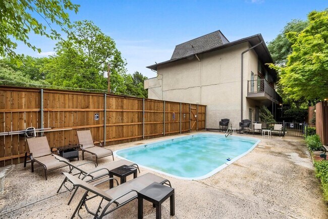 Building Photo - 3105 Wycliff Ave