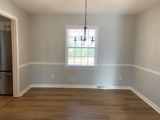 Building Photo - Charming Split-Level 4BR Home in Guilford ...