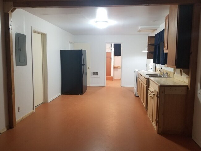 Building Photo - 536 Hwy 97- Duplex