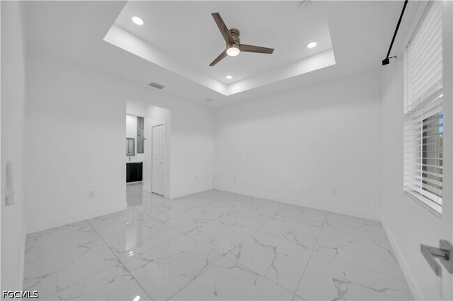 Foto del edificio - 325 Paulcrest Ave