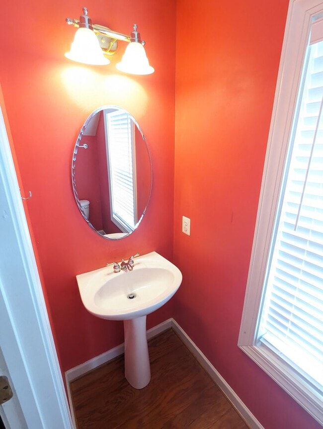 Foto del edificio - Two level condo in URBANA School District ...