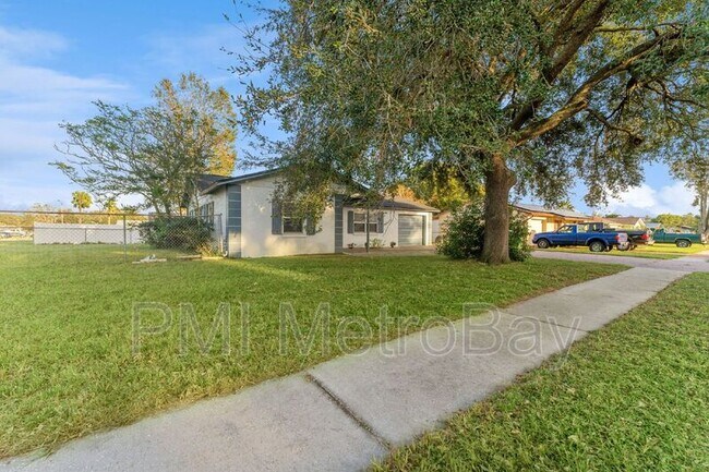 Building Photo - 7250 Applegate Dr