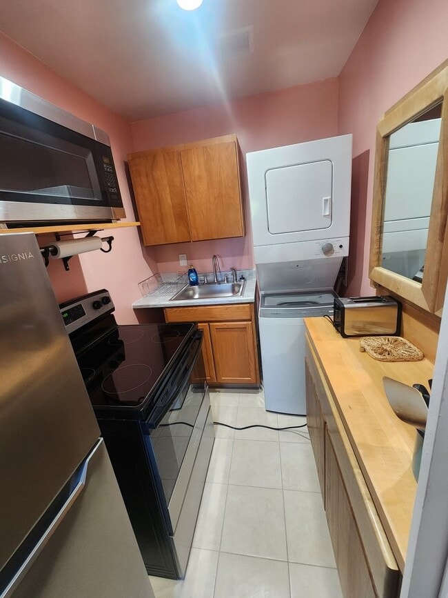 Building Photo - 8801 Natalie Ave NE