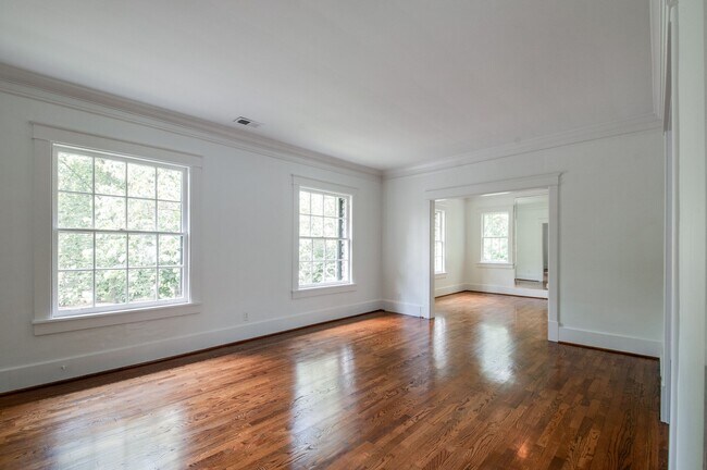 Building Photo - 4402 Harding Pl