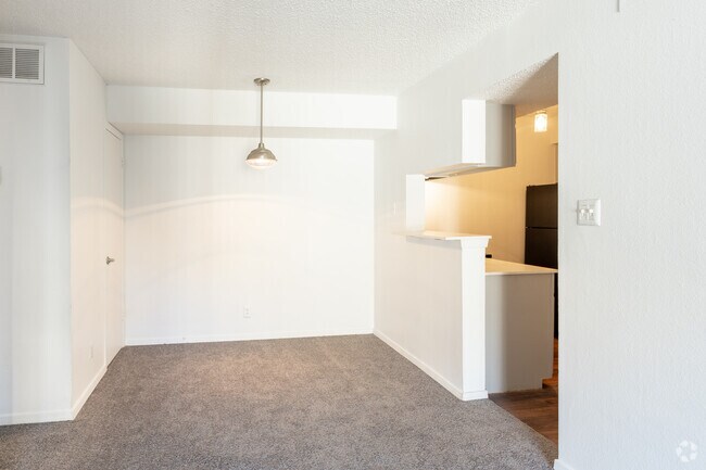 1BR, 1BA - 656SF - Mueller Flats Apartments