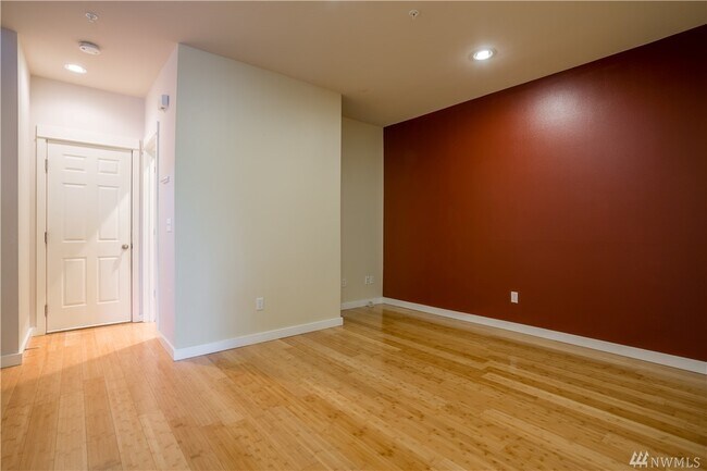 Foto del edificio - 3500 E Lake Sammamish Pky SE