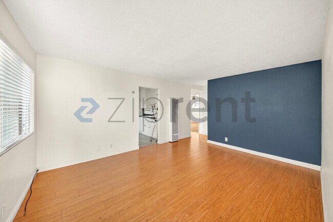 Foto del edificio - 705 S Pacific Coast Hwy