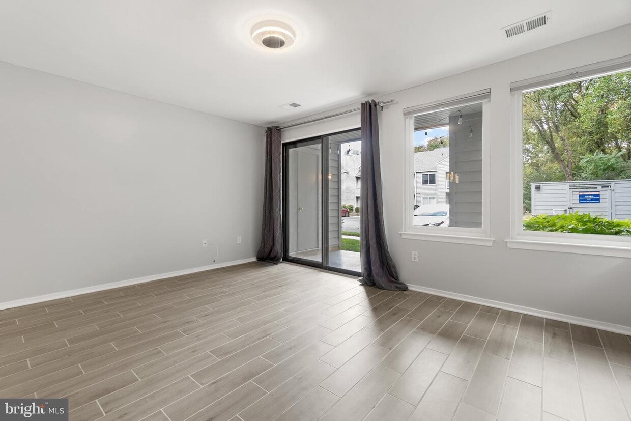 11737 Summerchase Cir Unit 1737C, Reston, VA 20194 Condo for Rent in