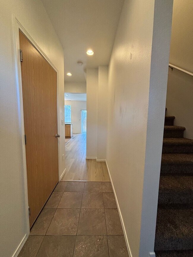 Foto del edificio - Pet Friendly 3 bedroom Townhouse!
