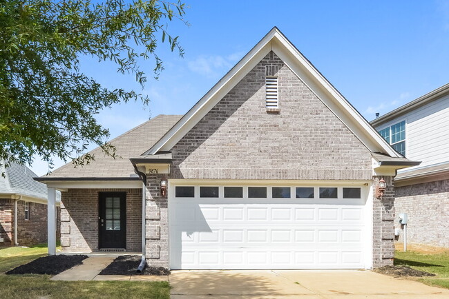 Building Photo - 9876 Southern Oak Way