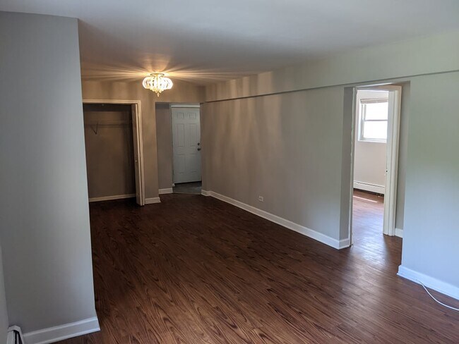 Building Photo - 1711 W Estes Ave