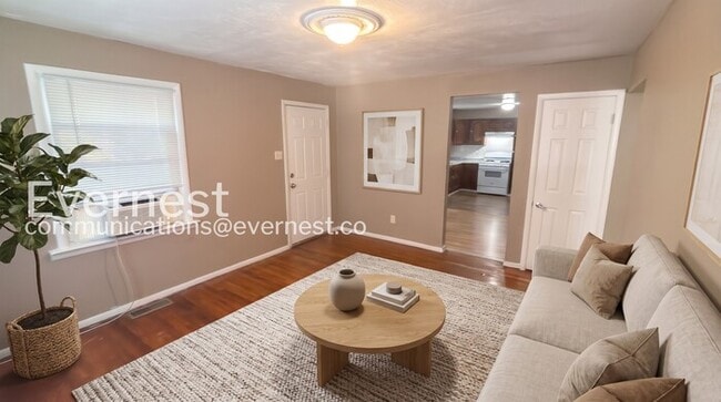 Building Photo - 2-Bedroom Home with Fenced Yard / Pet-Friendly / Vouchers Accepted / Available Now!