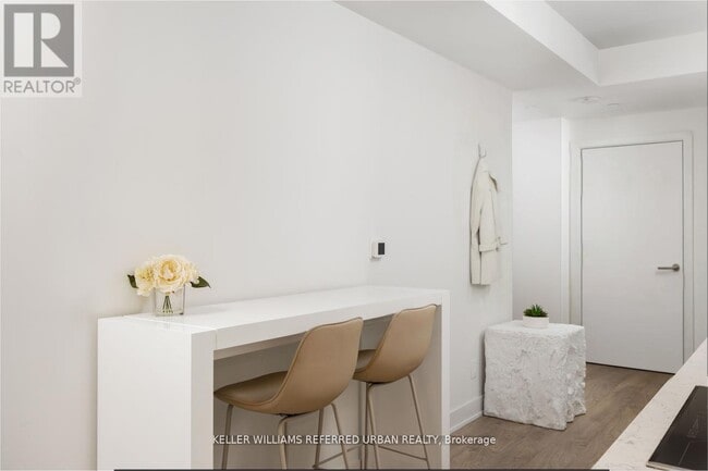 Building Photo - 8 Cumberland St