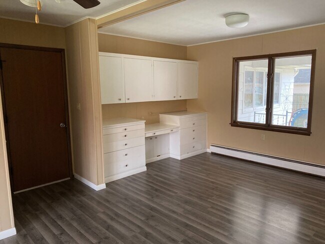 Foto del edificio - 504 E Main St