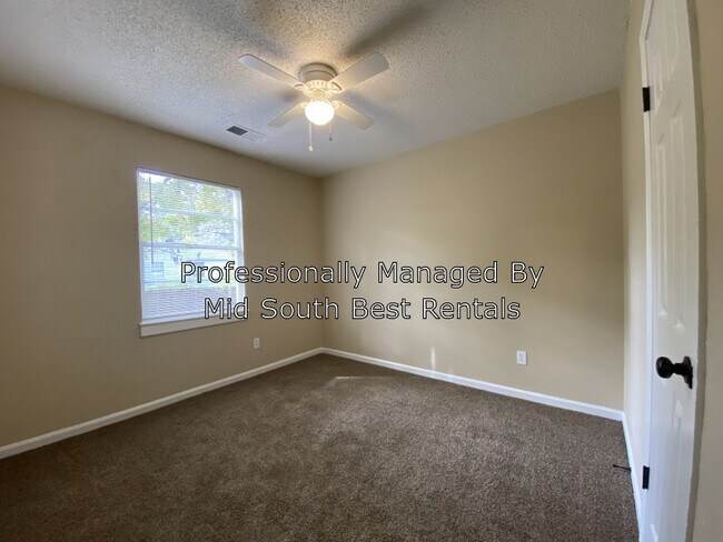 Building Photo - 4383 Beacon Hill Dr