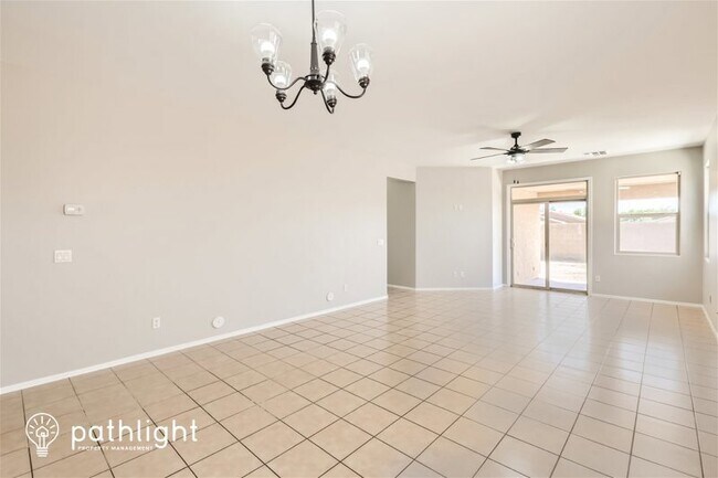 Foto del edificio - 7411 W St Charles Ave