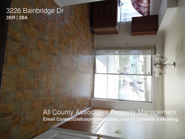 Foto del edificio - 3226 Bainbridge Dr