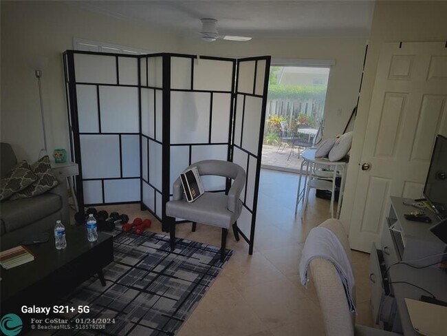 Building Photo - 4320 Sea Grape Dr