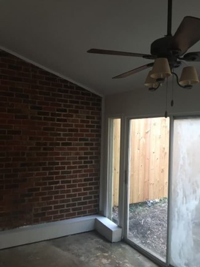 Building Photo - Perfect townhome for rent!