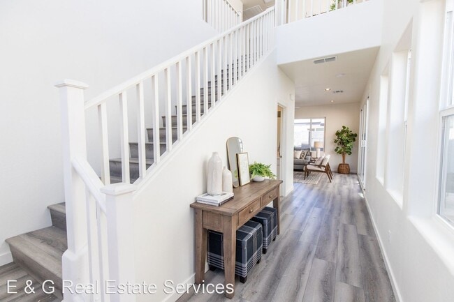 Building Photo - 3 br, 2 bath House - 3706 E FLOWER ST