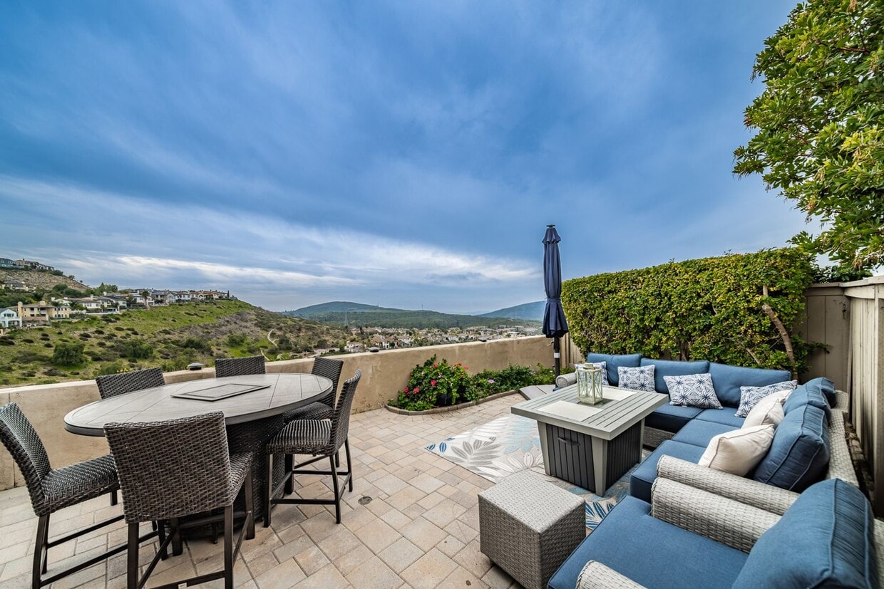 Primary Photo - Breathtaking Oasis with Canyon Views, Pool...