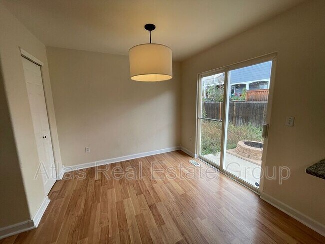Foto del edificio - 5247 Lady Slipper Ct
