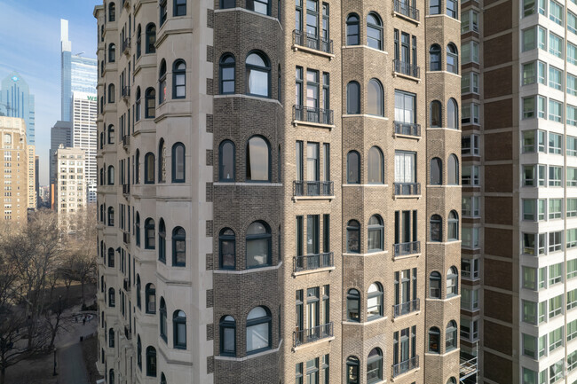 Foto del edificio - Residential Condo Building