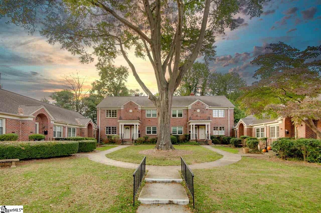 Primary Photo - 600 University Ridge