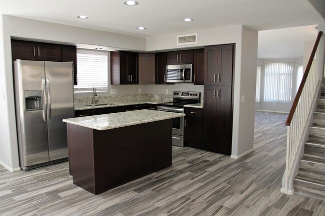 Foto del edificio - 12409 W San Juan Ave