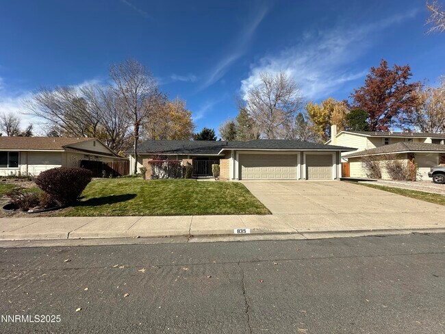 Foto del edificio - 835 Singingwood Dr