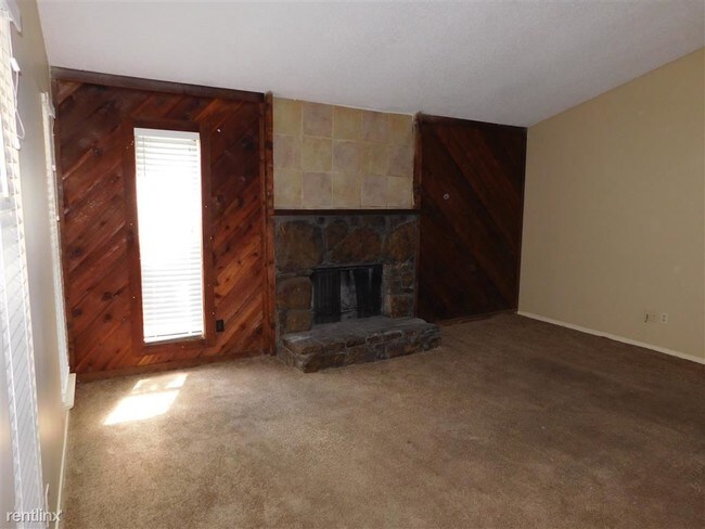 Building Photo - 3 br, 2 bath House - 6362 Golden Park Dr