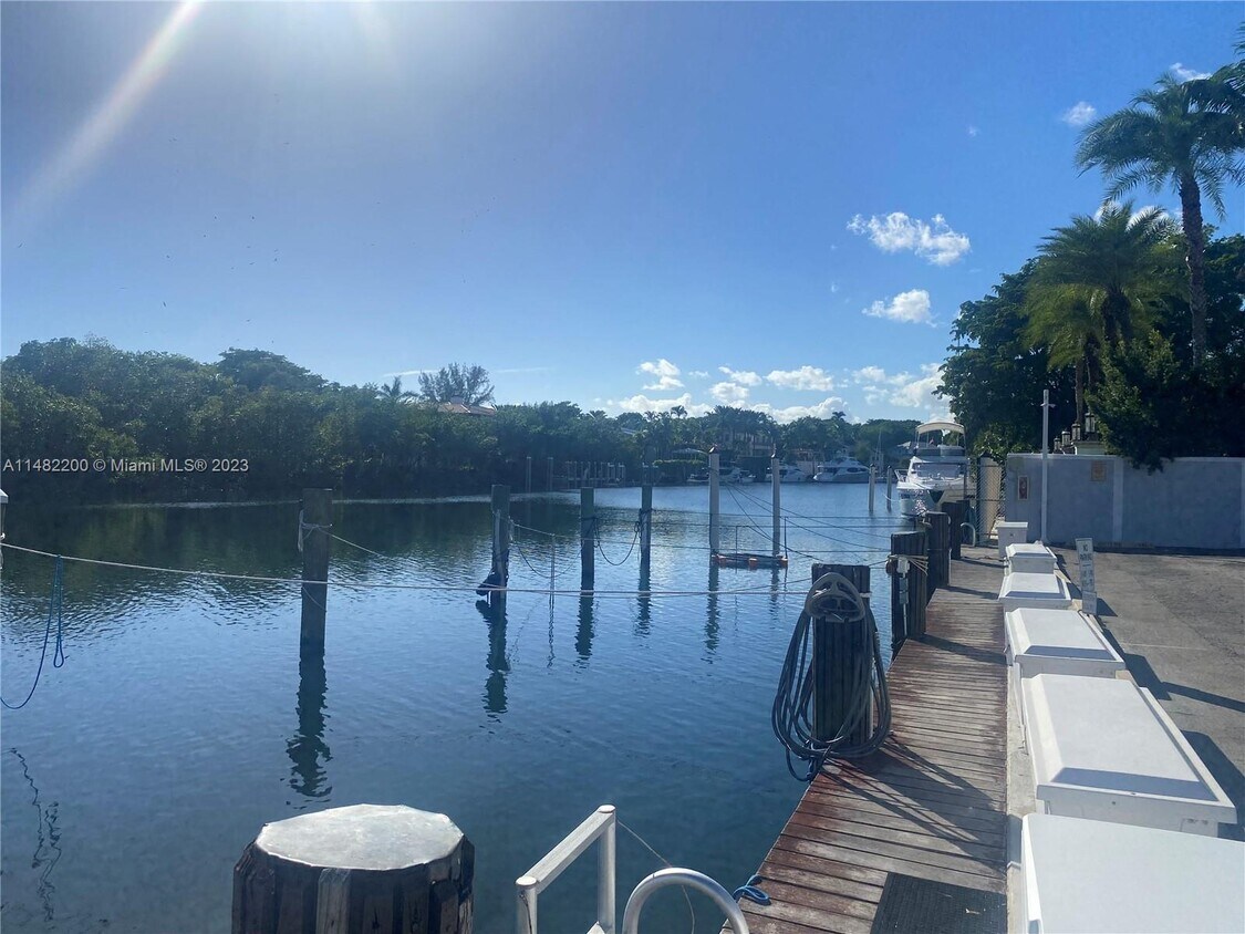 100 Edgewater Dr Unit 205, Miami, FL 33133 Condo for Rent in Miami