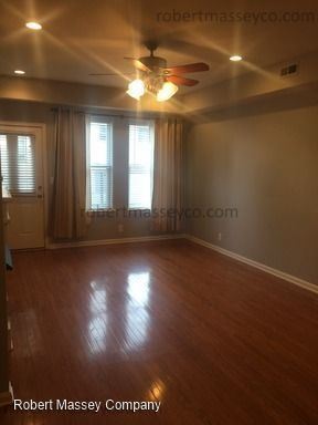 Foto del edificio - 2 br, 2.5 bath House - 945 Baxter Avenue, ...