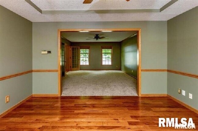 Foto del edificio - 3955 E 59th St