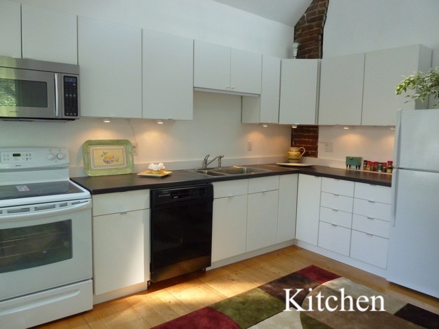 Kitchen - eat in - 416 E Windsor Ave