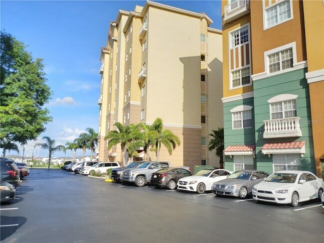 Foto del edificio - 8749 The Esplanade