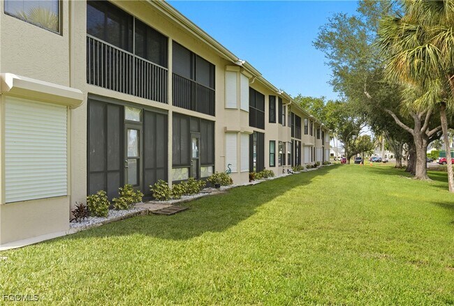 Building Photo - 12250 Kelly Greens Blvd