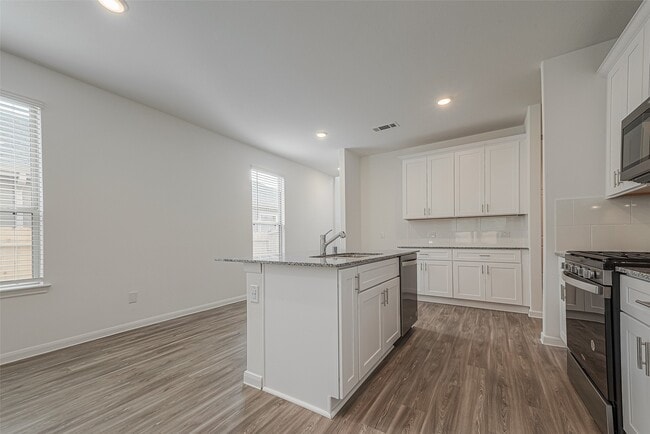 Building Photo - 325 Maple Bark Trl