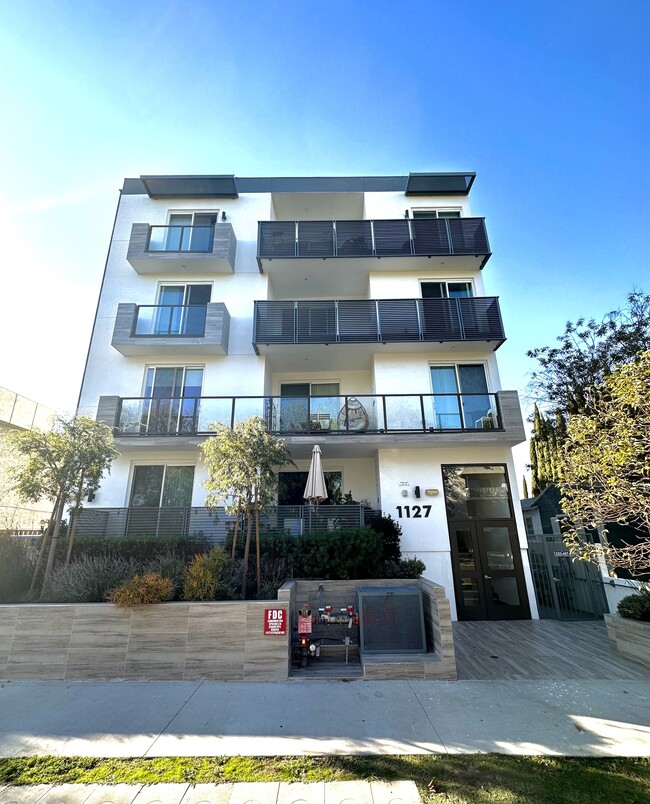 Building Front - 1127 Spaulding S Ave