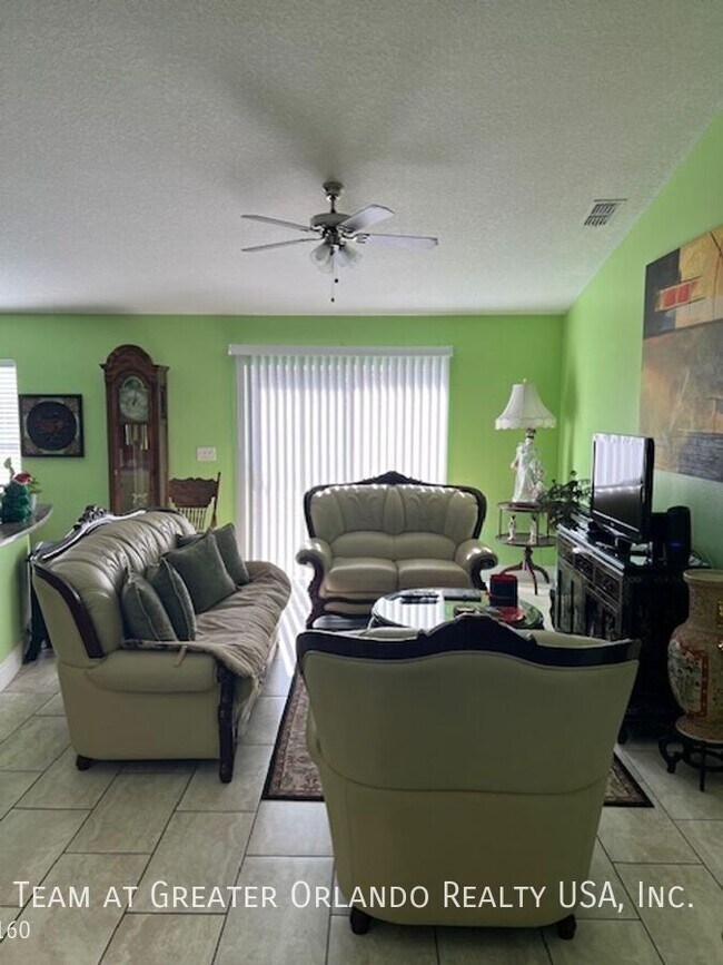 Foto del edificio - 197 Maple Dr