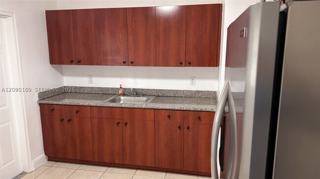 Foto del edificio - 28 SW 8th St