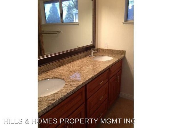 Building Photo - 4 br, 3 bath House - 2322 SO. HAMPTON CIR